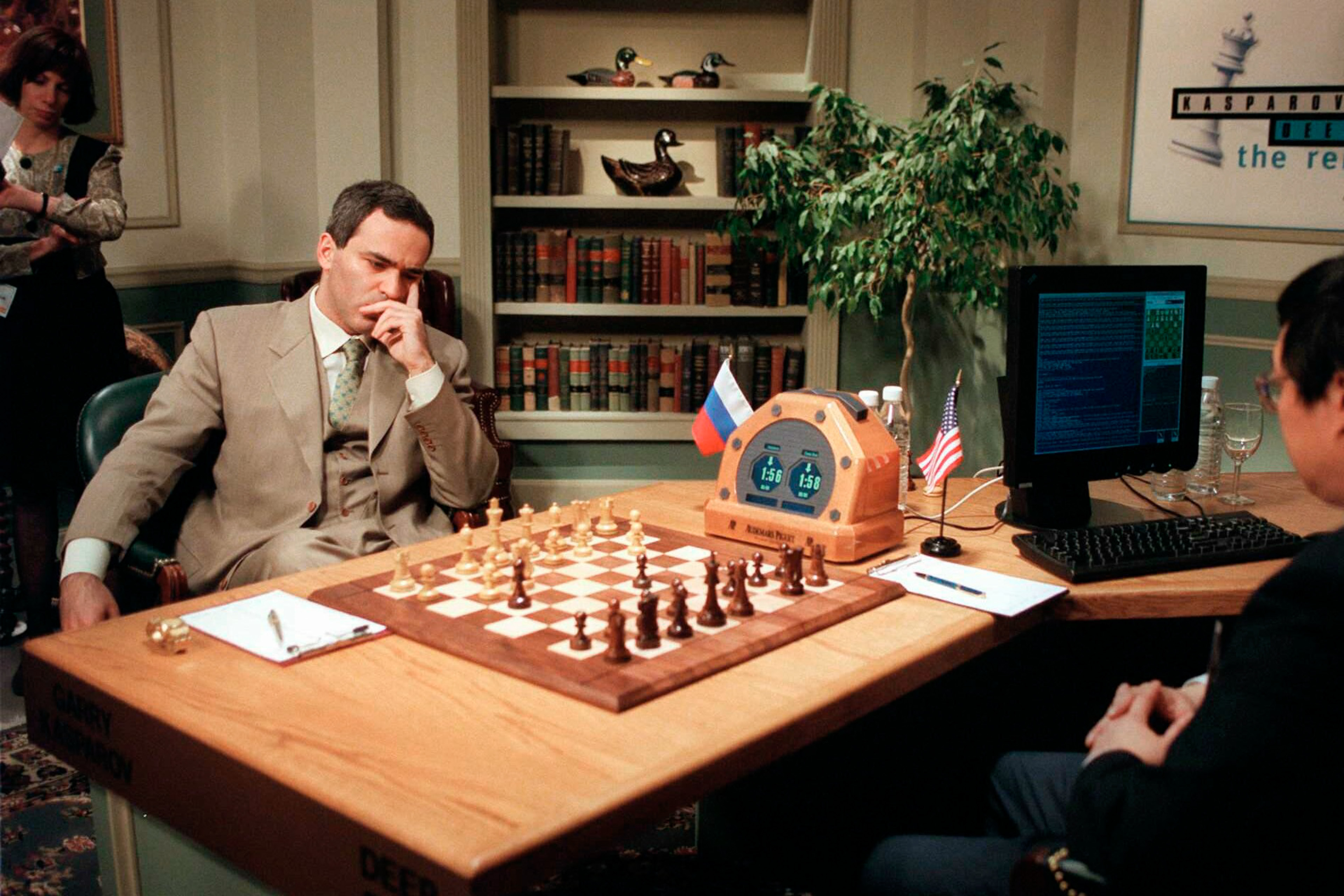 Die IBM-Maschine „Deep Blue“ bezwingt Schachweltmeister Garry Kasparov
