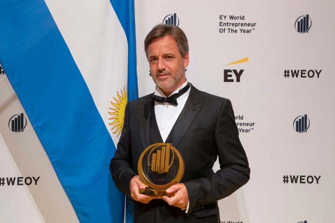 2022年の世界ナンバーワンのアントレプレナーが決定　アルゼンチンのアレフグループ社ガストン・タラトゥータ氏が「EY World Entrepreneur of the Year™2022」を受賞