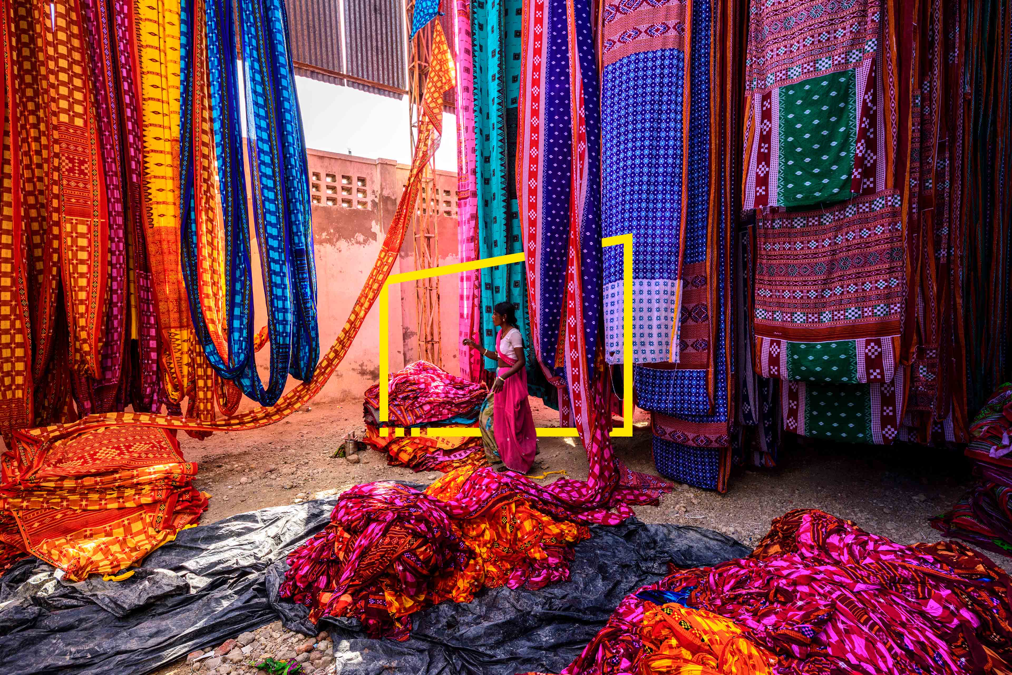 Mujer en industria textil pali rajasthan india
