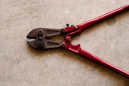 Close up of a fence cutter