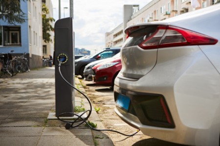 How electric vehicles could lead post-pandemic charge | EY - Global