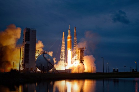 Delta IV Heavy rocket lifts off at Space Launch Complex 37