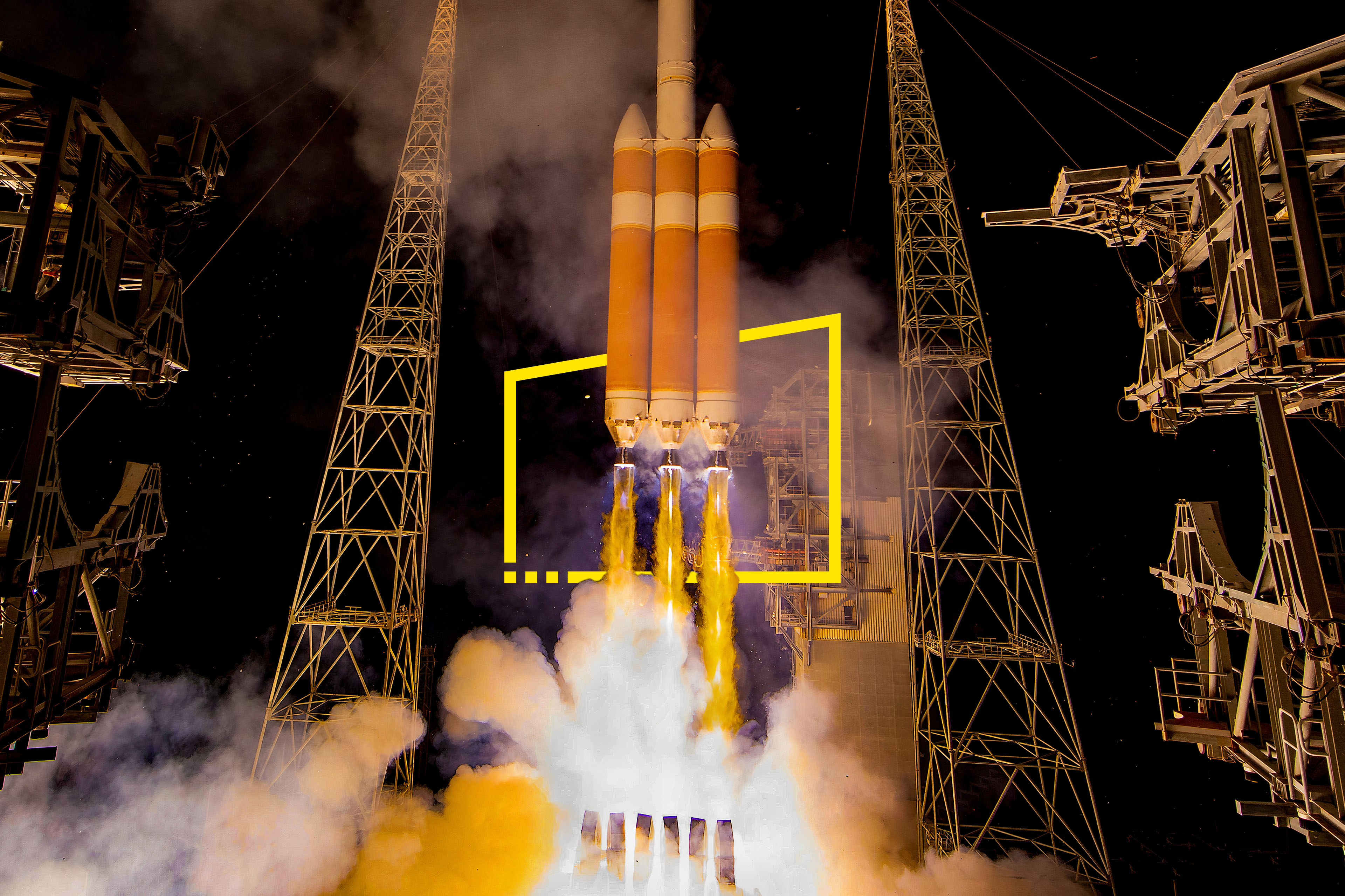 Delta iv heavy rocket launches solar probe