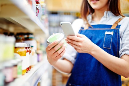 Owner scanning label food container smart phone