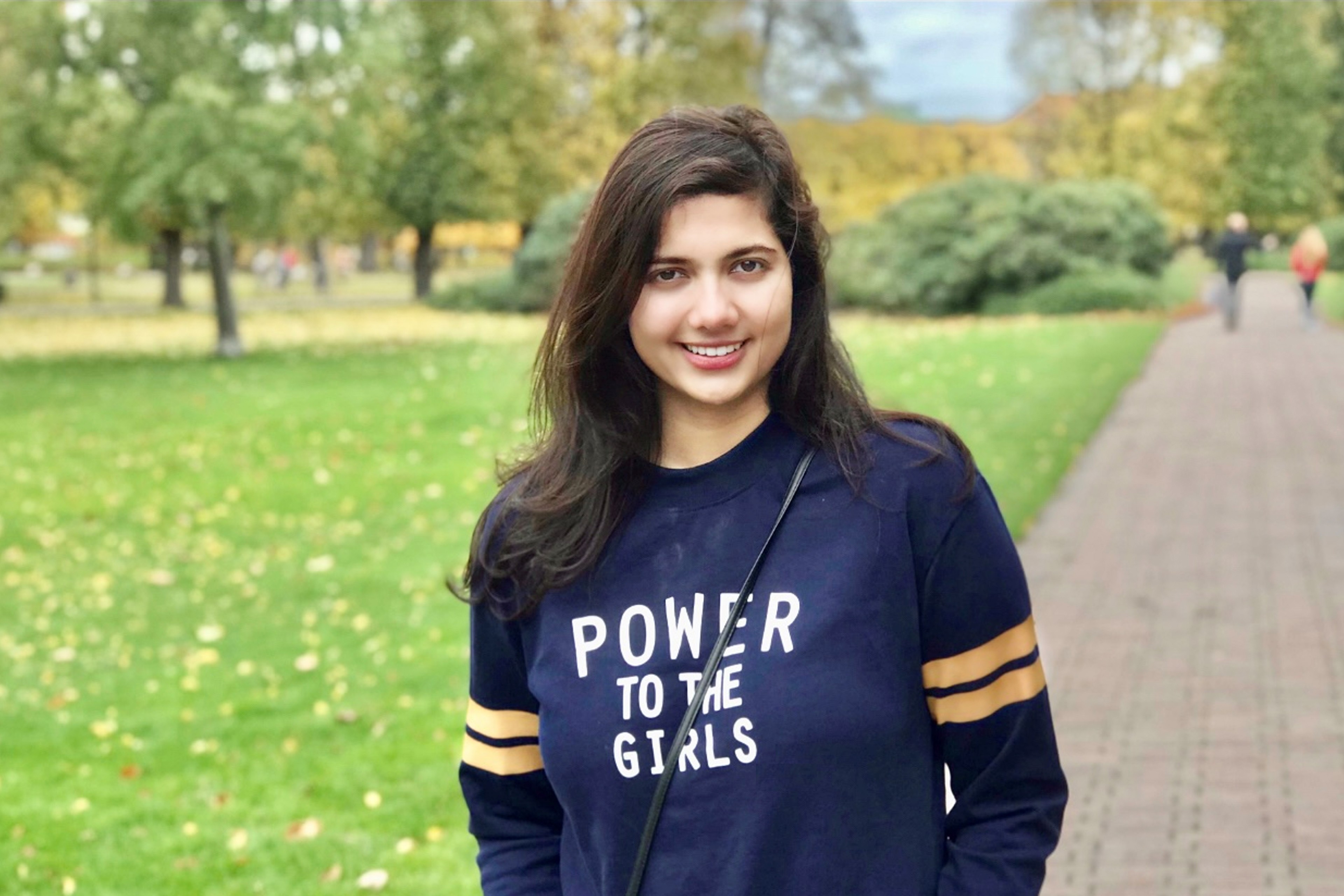 H&m power to top the girl sweatshirt