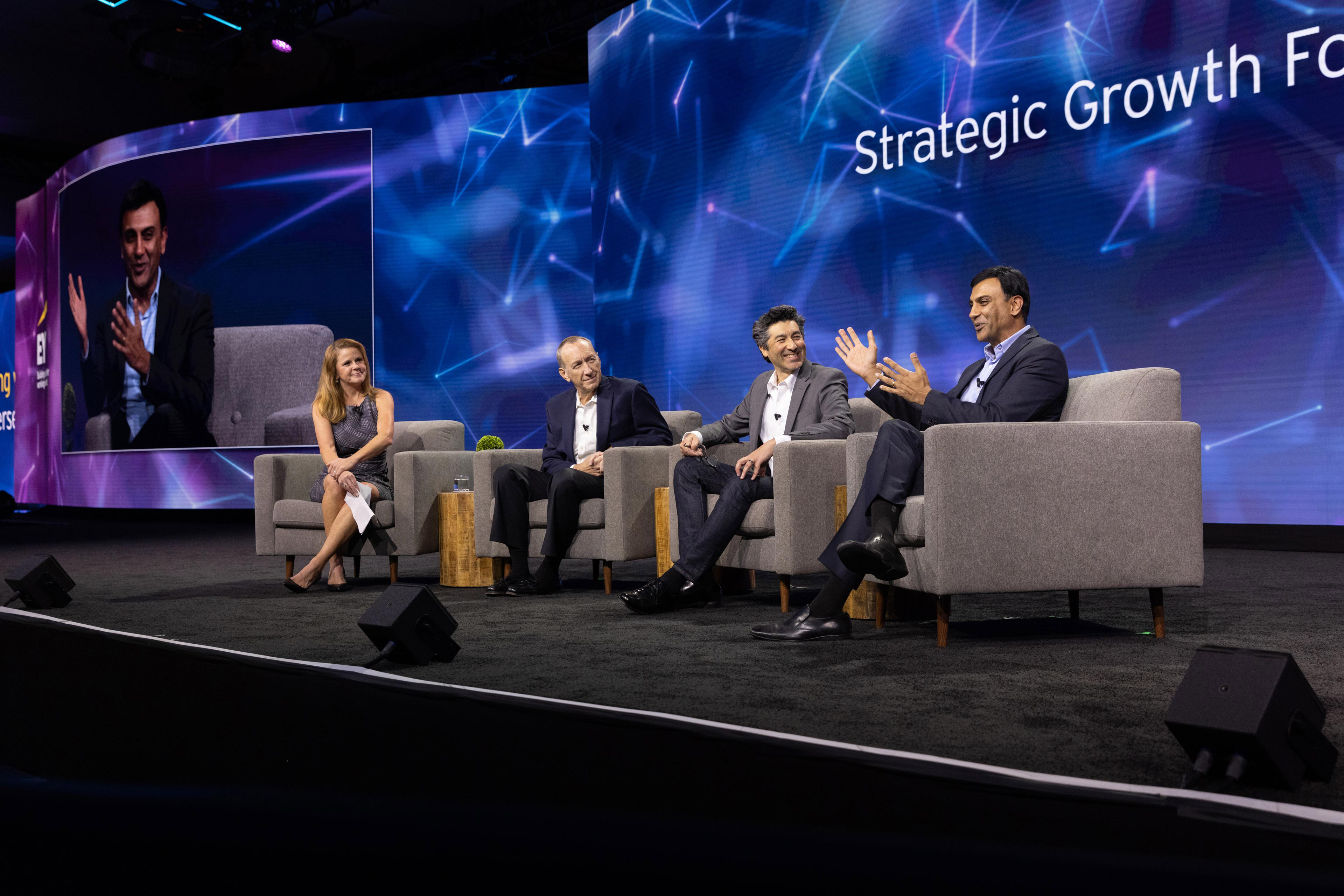 EY Global and Americas Neuro-Diverse Center of Excellence Leader Hiren Shukla, speaking at the Strategic Growth Forum® 2021.