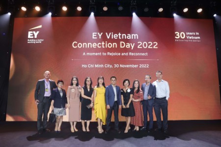 EY Connection Day 2022: Festival to connect generations of EY Vietnam