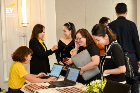 EY Connection Day 2022: Festival to connect generations of EY Vietnam