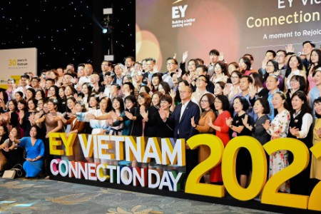 EY Connection Day 2022: Festival to connect generations of EY Vietnam