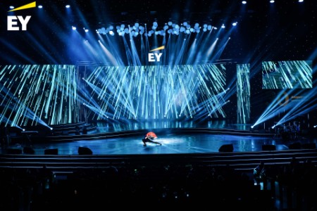 EY's talent returns on the night of the 30th anniversary of EY Vietnam