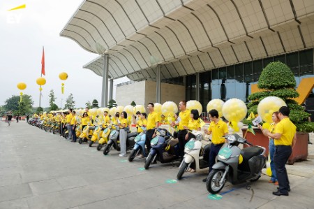 Grand parade celebrates EY Vietnam 30th Anniversary