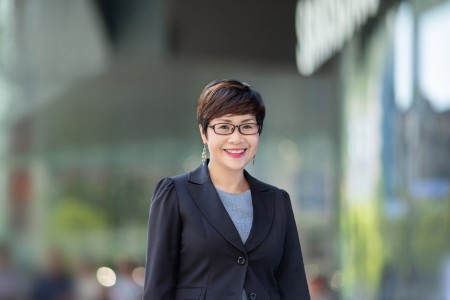Photographic portrait of Ngoc Hong Vuong