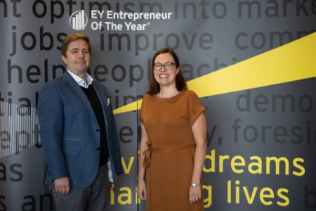 Roope Mänty ja Sanna Kytöharju kasvuyrittäjille suunnatun EY Entrepreneur of the Year -kisan palkintogaalassa viime vuonna. Kuva: Jyri Laitinen
