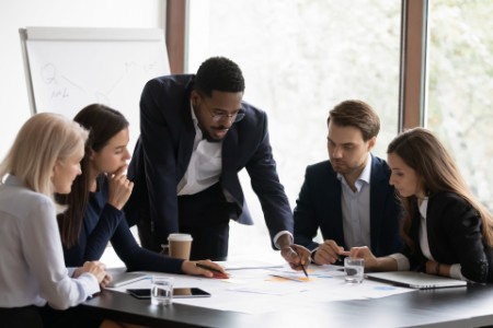 Réunion de travail entre collègues