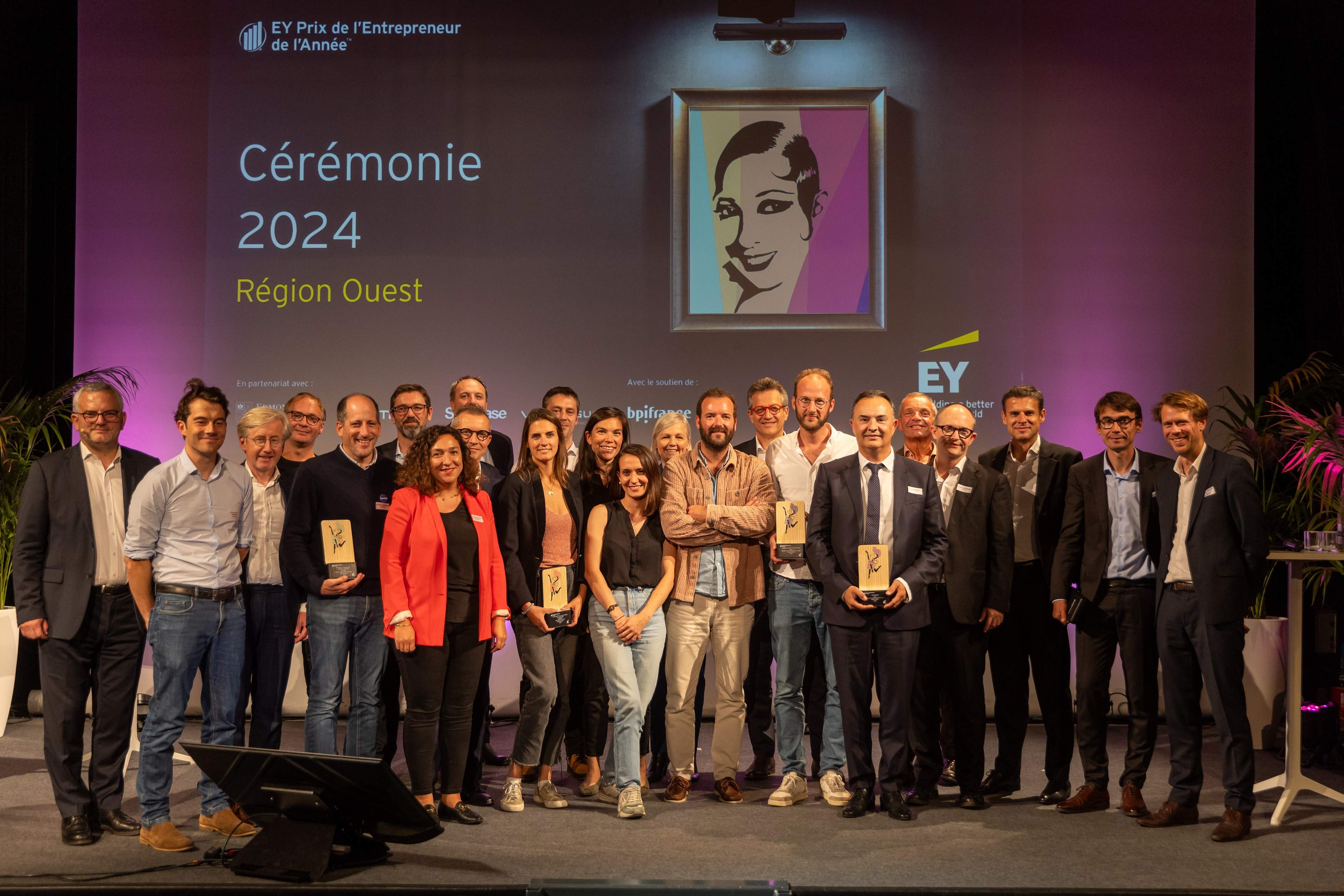 Photo de groupe de la cérémonie Ouest