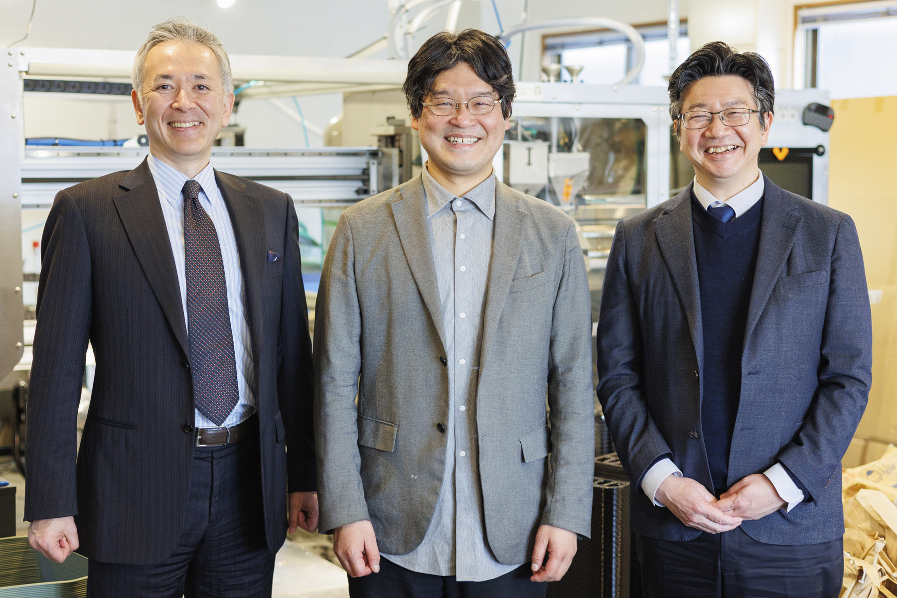 左から：安部、田中氏、平井