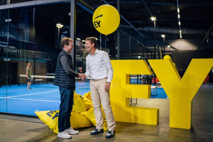 EY verlengt sponsorship als hoofdsponsor van KNLTB Padel 