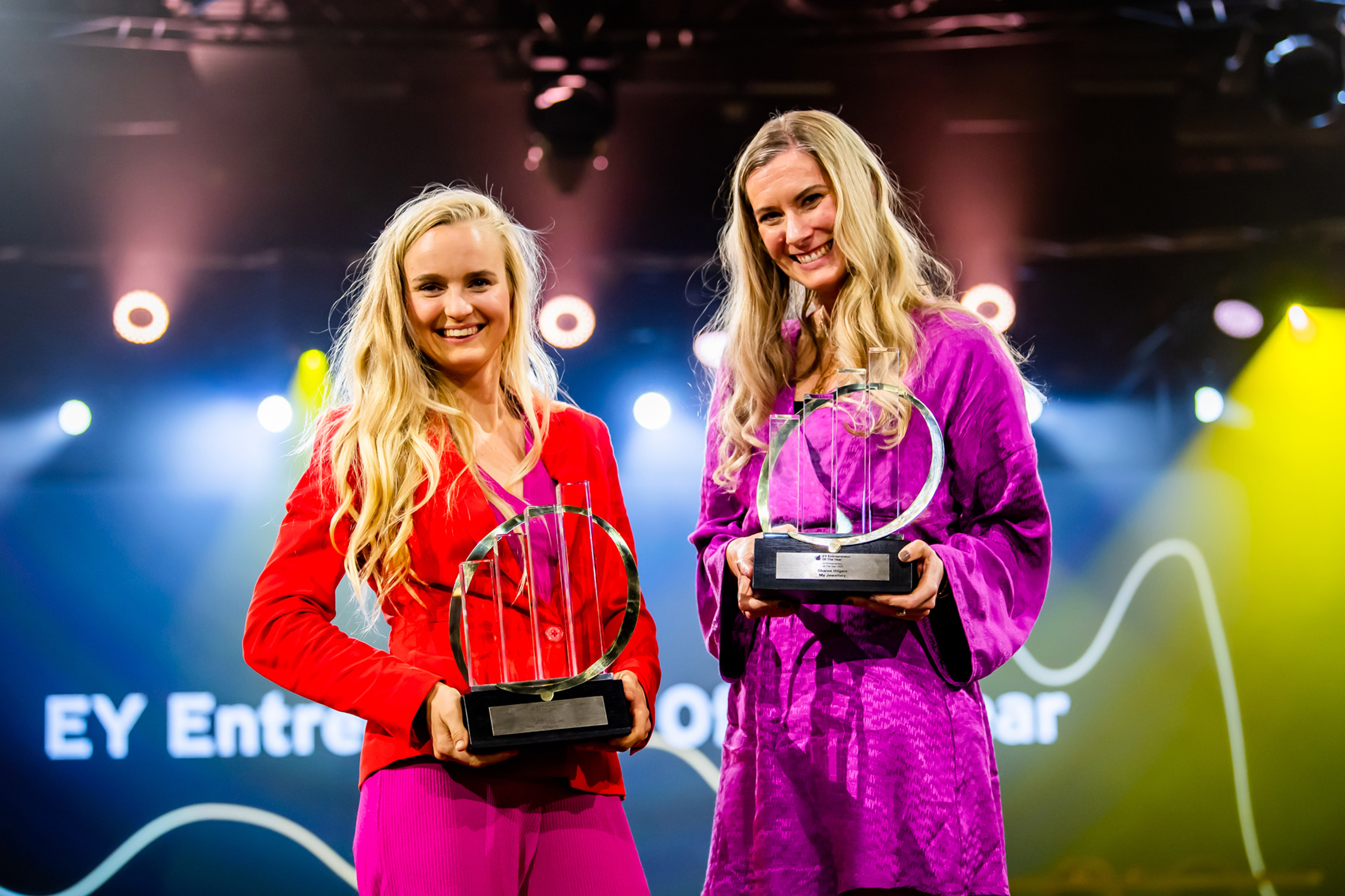 EOY winnaars 2022: Sharon Hilgers en Josefien Groot
