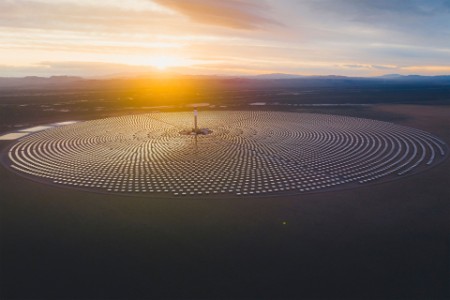 Bilde av Flyfoto av et solvarmekraftverk
