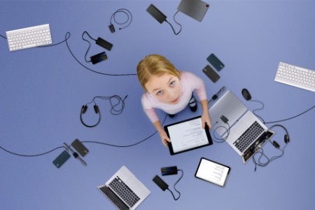 Dzieci i młodzież w Internecie – bez kontroli, ograniczeń oraz świadomości zagrożeń